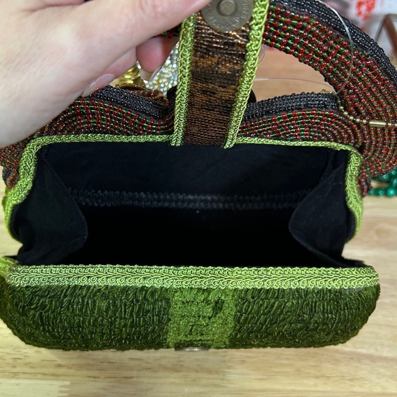 NWT Vintage Mary Frances Christmas Holly Bow Beaded Embellished Hard Case Bag - Picture 11 of 13